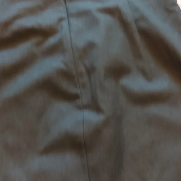 Woman's skirt - Picture 9 of 13